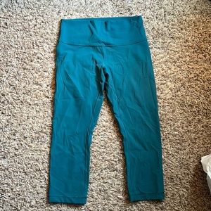 Lululemon Aligns 8 19” crop